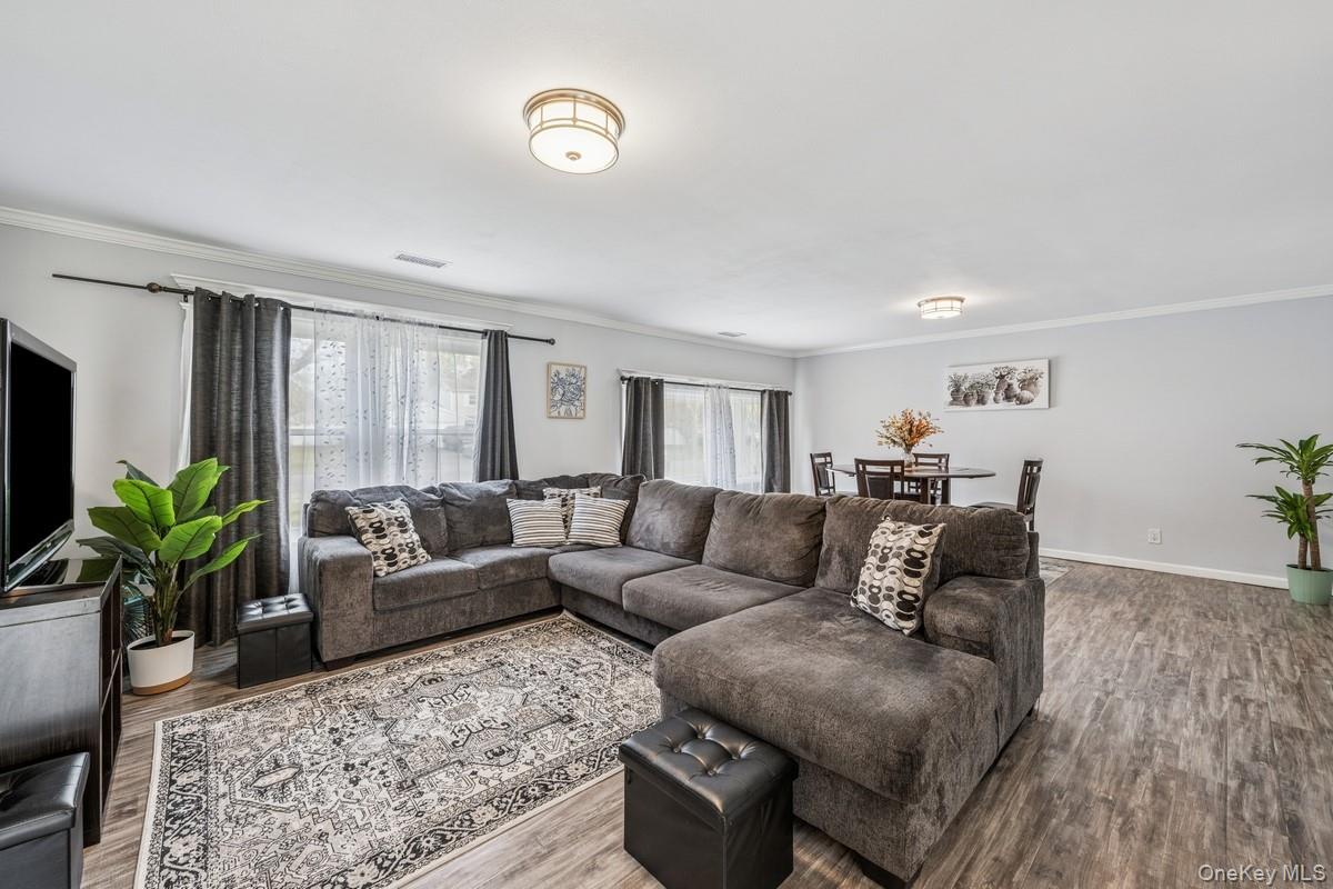 #3 photo, 26 Grand Canyon Lane, サフォーク郡 Coram , NY 11727