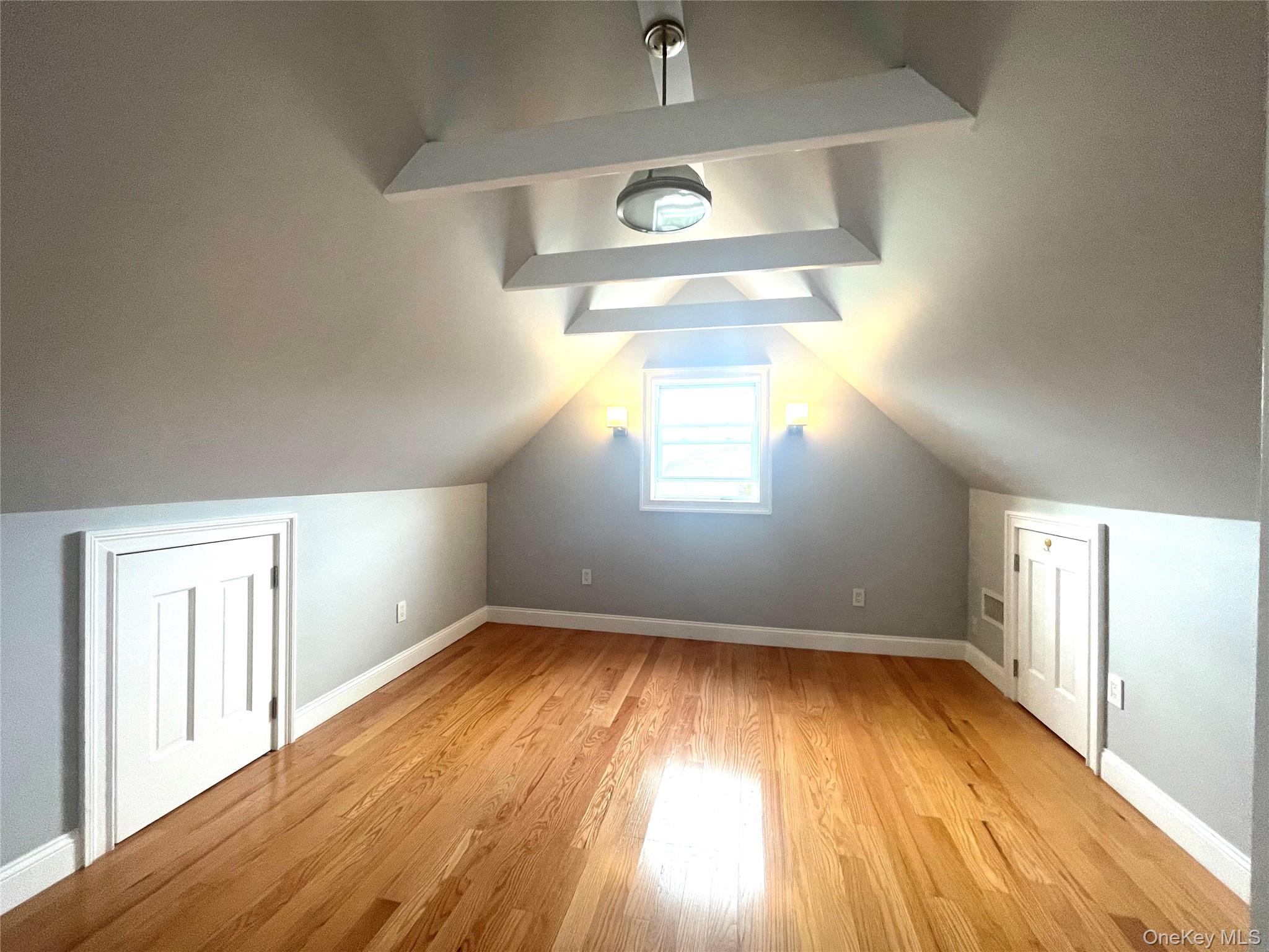 #16 photo, 1194 Lydig Avenue, Bronx , NY 10461