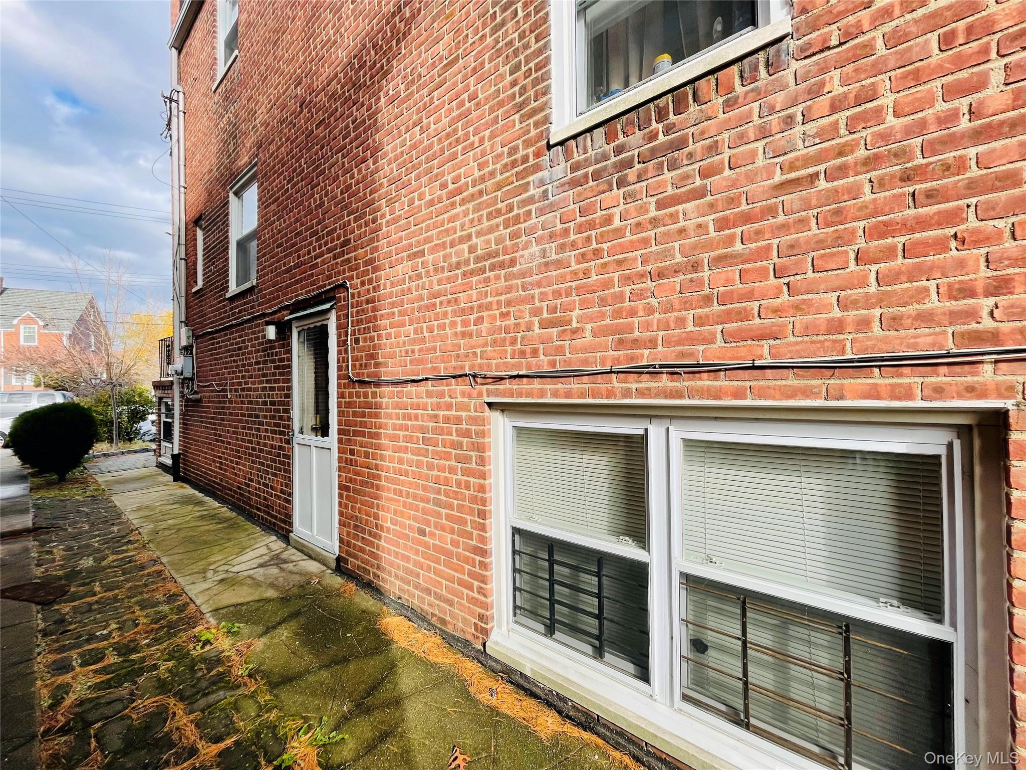 #4 photo, 1194 Lydig Avenue, Bronx , NY 10461