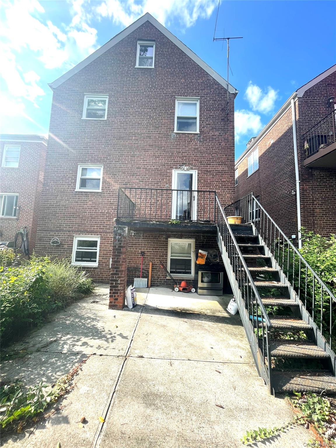 #5 photo, 1194 Lydig Avenue, Bronx , NY 10461