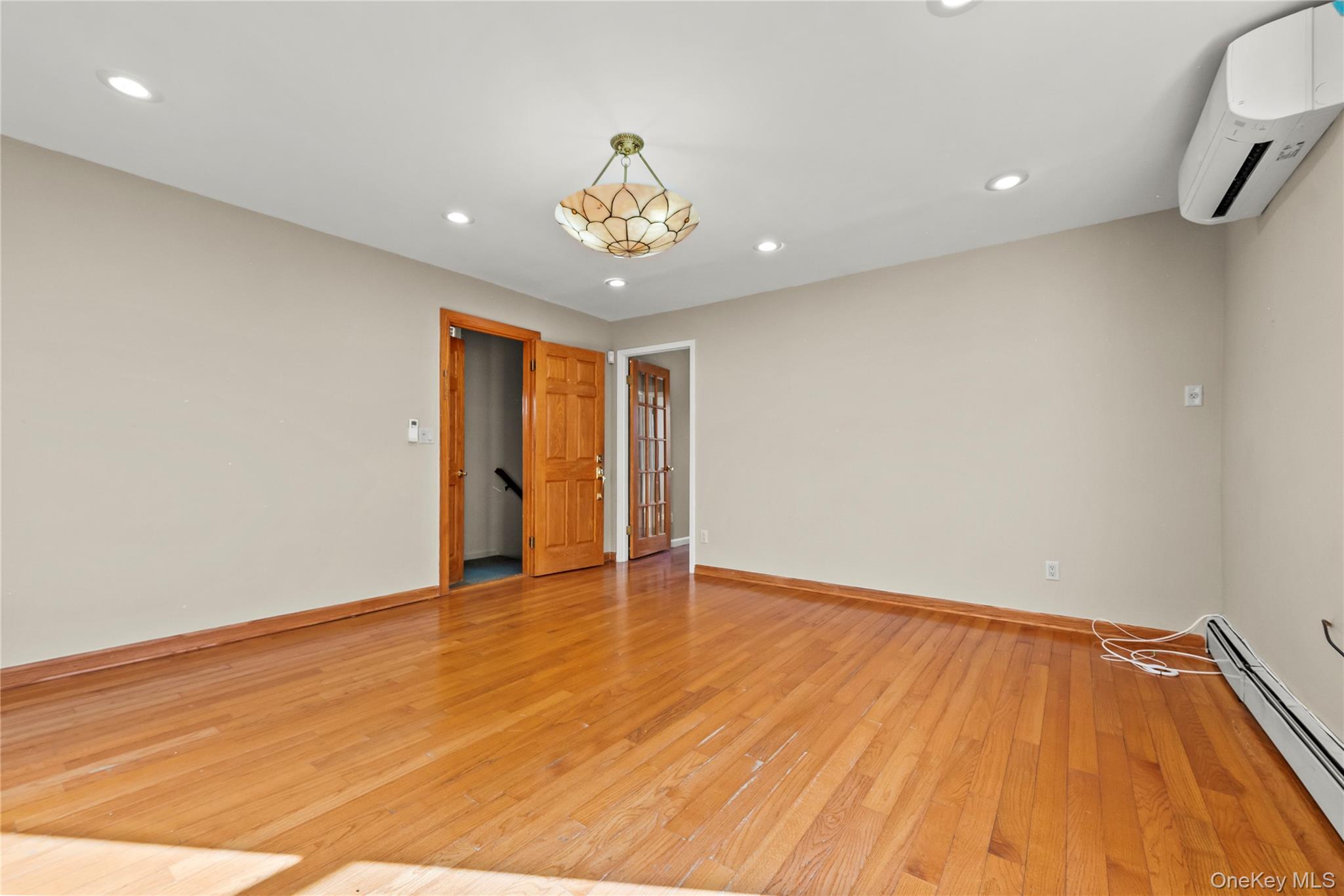 #14 photo, 2942 164th Street, Flushing , NY 11358