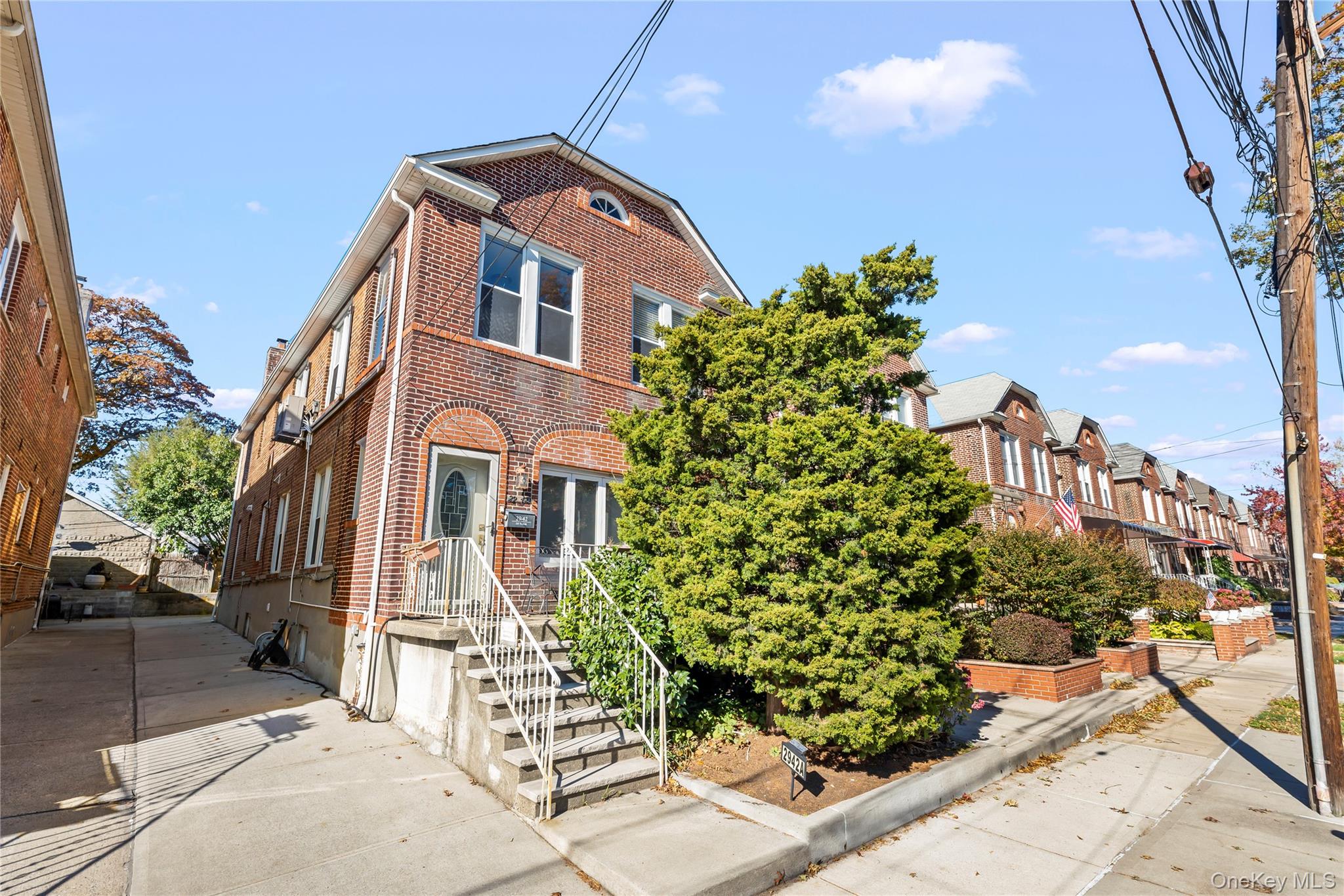 #2 photo, 2942 164th Street, Flushing , NY 11358