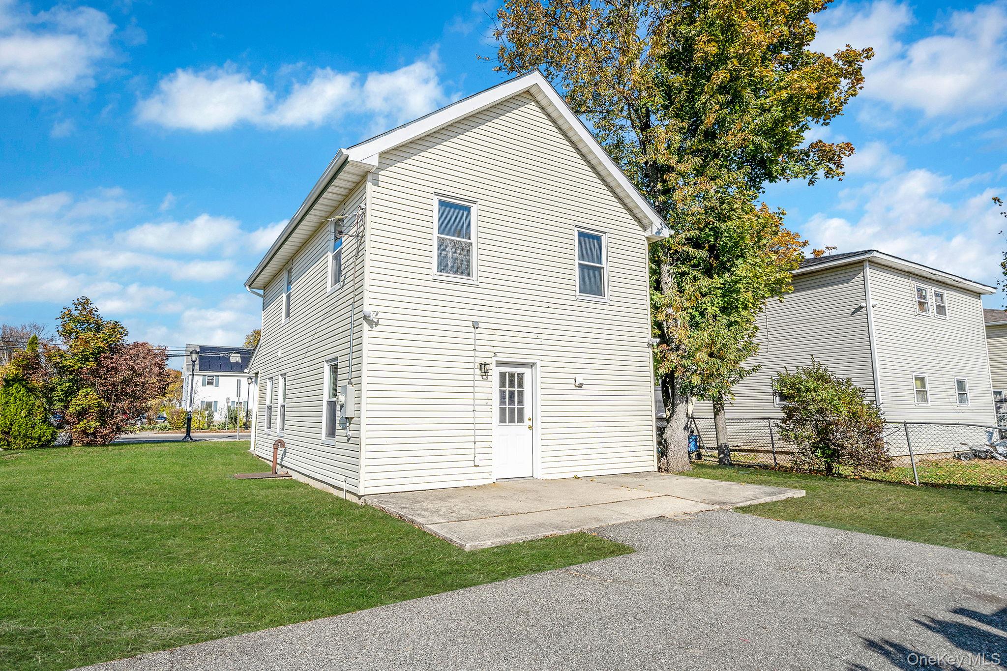 #5 photo, 1030 Prospect Avenue, Westbury , NY 11590