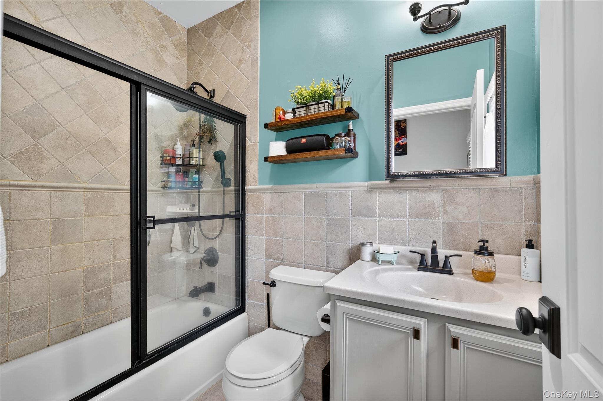 #12 photo, 330 Maple Avenue, Westbury , NY 11590