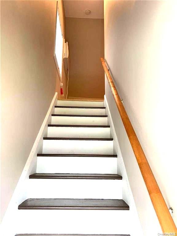 #13 photo, 154 Kingfisher Road, Levittown , NY 11756