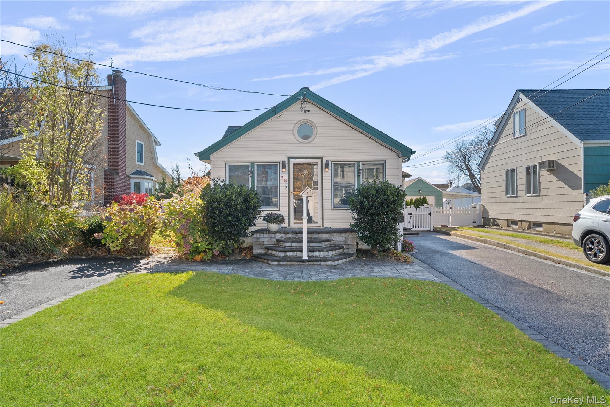 #3 photo, 38 Bayside Place, サフォーク郡 Amityville , NY 11701