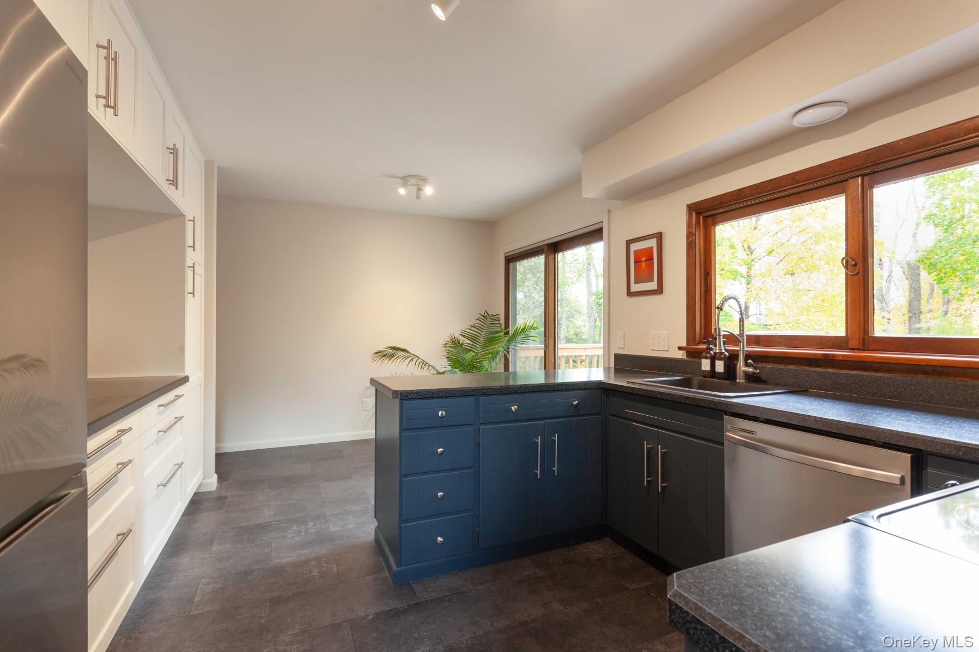 #10 photo, 14 Old English Way, Wappingers Falls , NY 12590