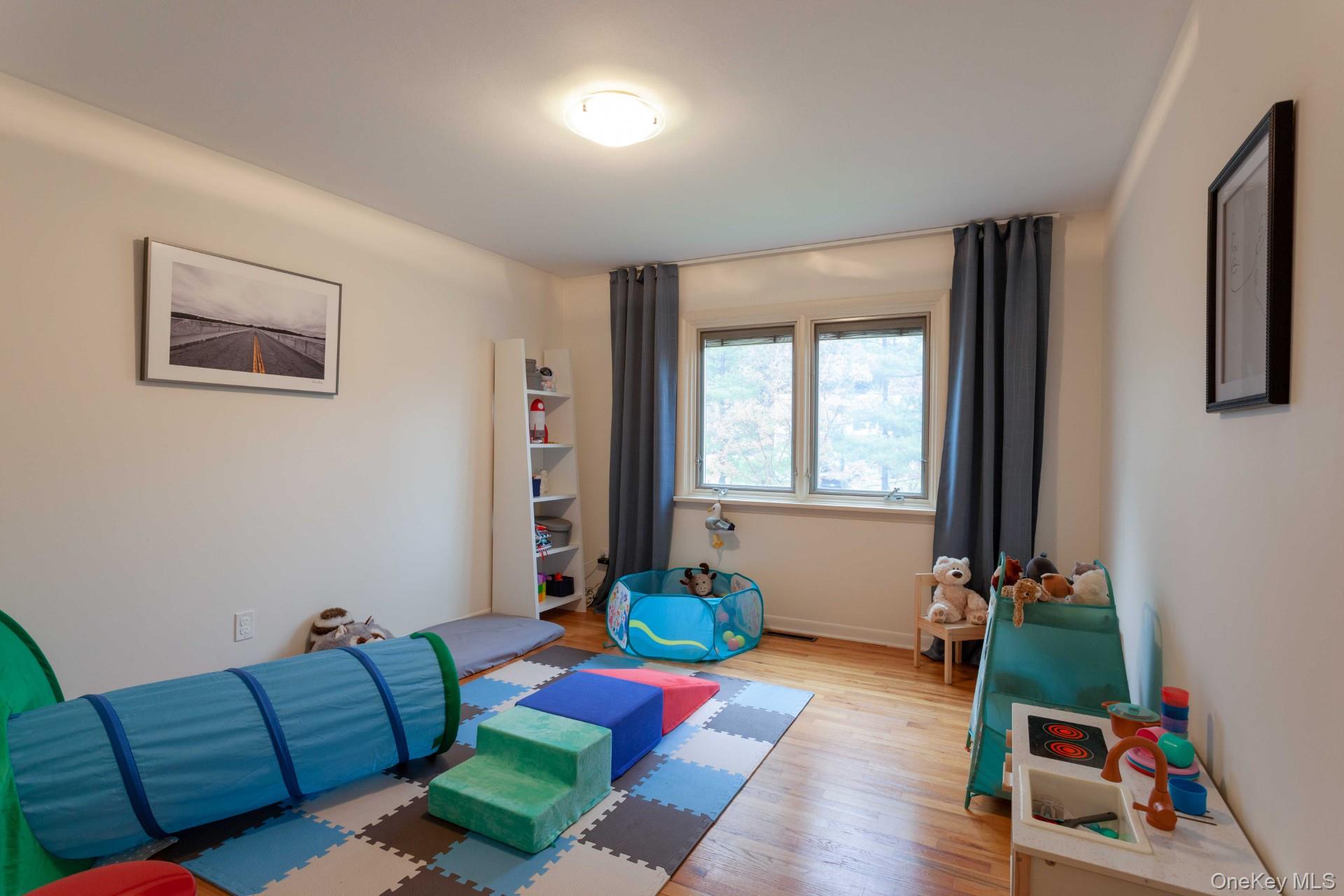 #19 photo, 14 Old English Way, Wappingers Falls , NY 12590