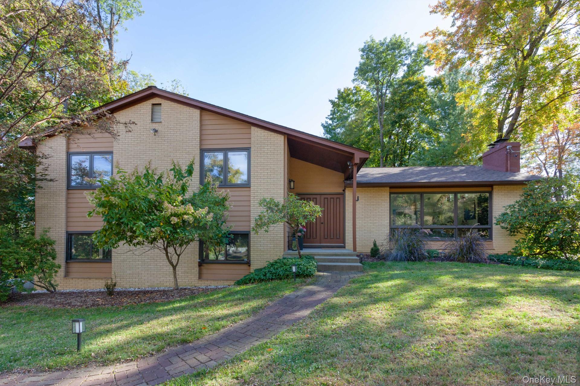 #2 photo, 14 Old English Way, Wappingers Falls , NY 12590