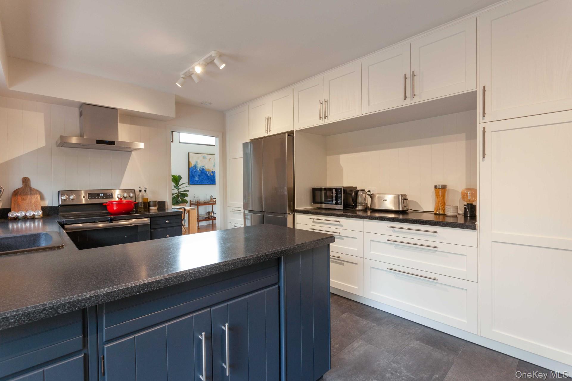 #9 photo, 14 Old English Way, Wappingers Falls , NY 12590