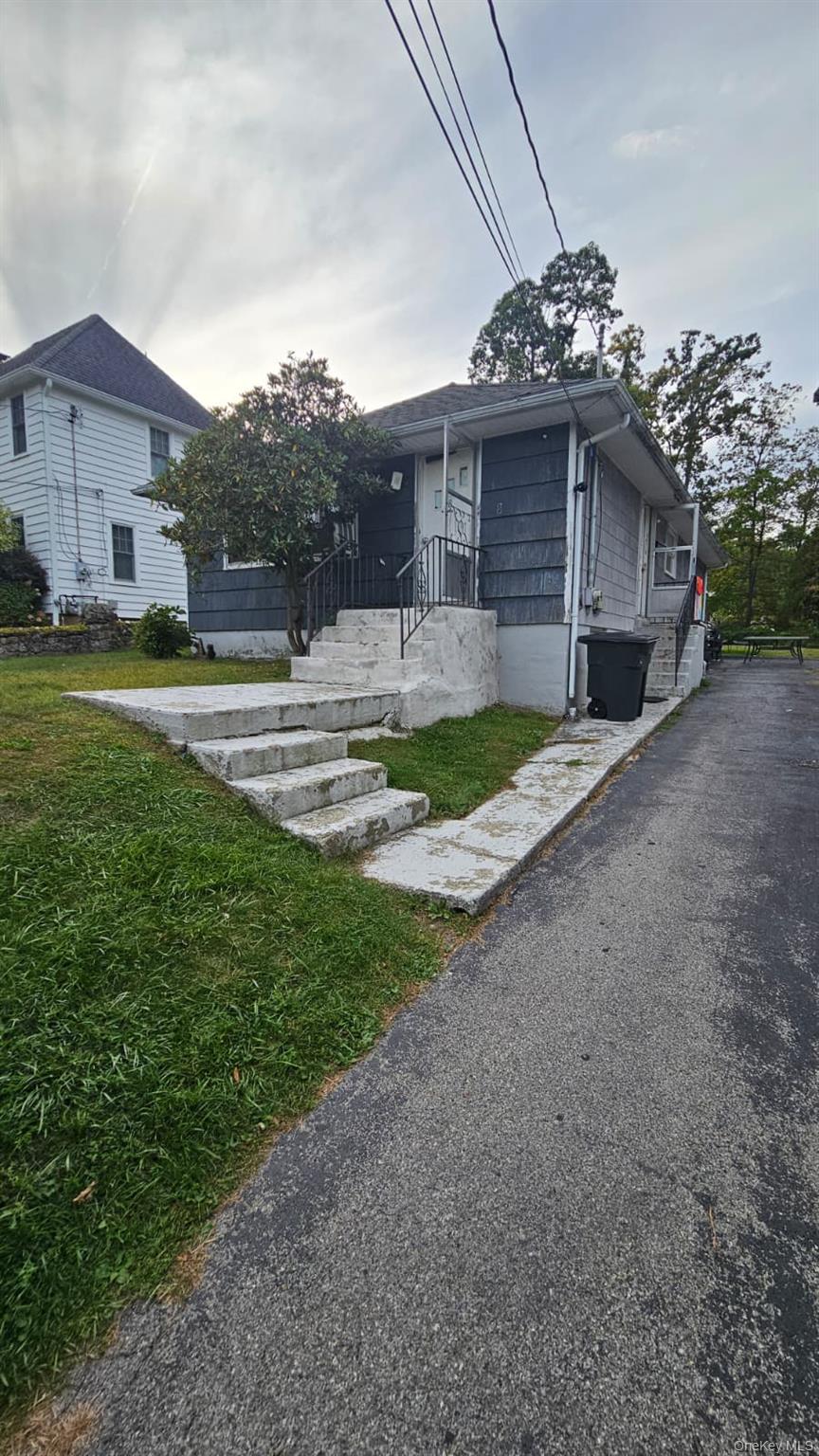 #1 photo, 8 Mid Oaks Street, Monroe , NY 10950