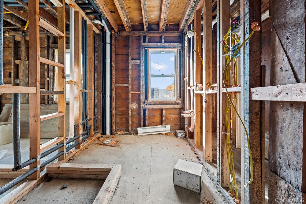 #13 photo, 162 Old Mamaroneck Road, White Plains , NY 10605