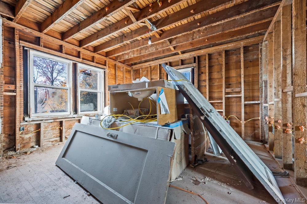 #14 photo, 162 Old Mamaroneck Road, White Plains , NY 10605