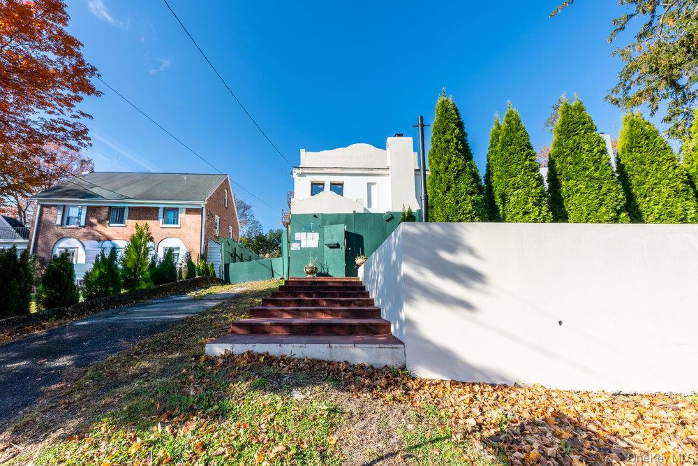 #15 photo, 162 Old Mamaroneck Road, White Plains , NY 10605