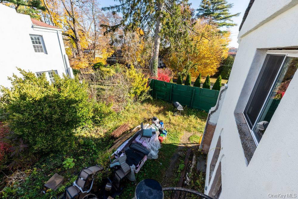 #20 photo, 162 Old Mamaroneck Road, White Plains , NY 10605