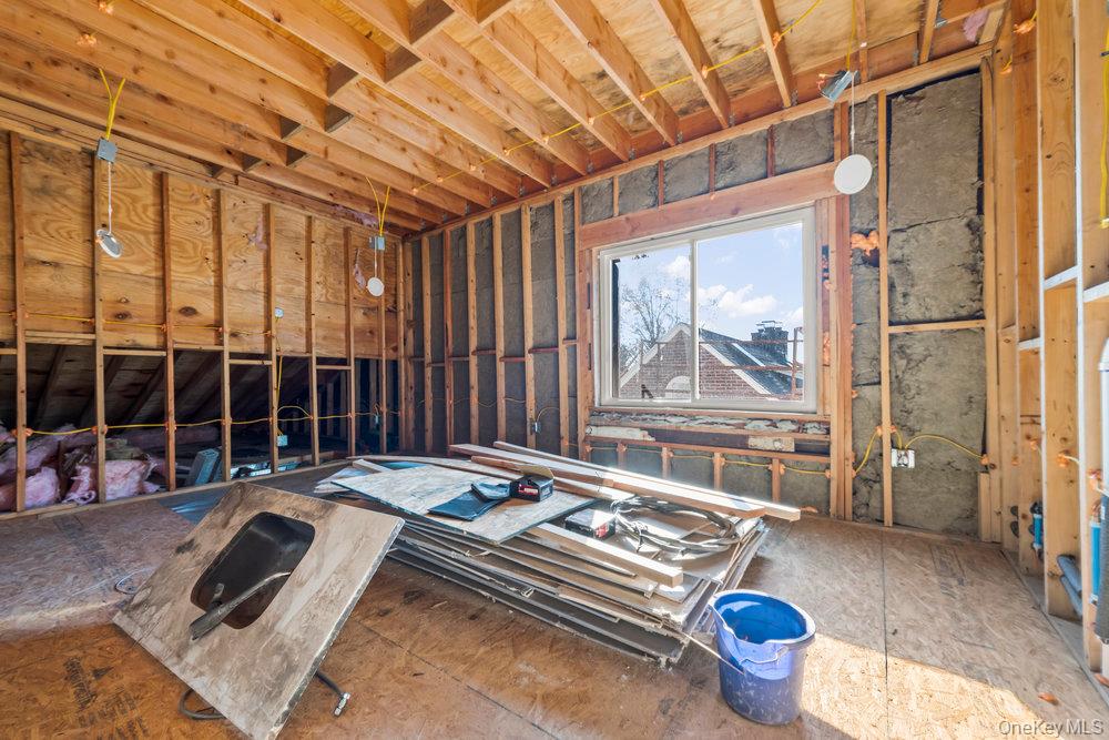 #3 photo, 162 Old Mamaroneck Road, White Plains , NY 10605