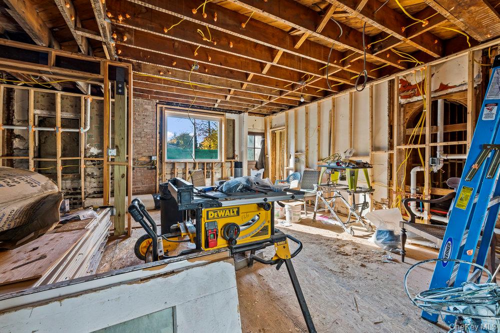 #6 photo, 162 Old Mamaroneck Road, White Plains , NY 10605