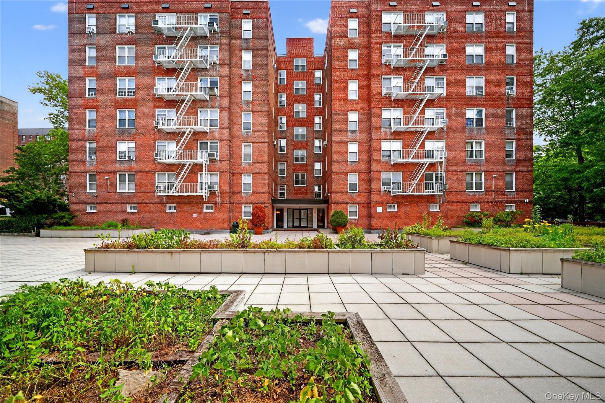 #1 photo, 517 Riverdale Avenue, Yonkers , NY 10705