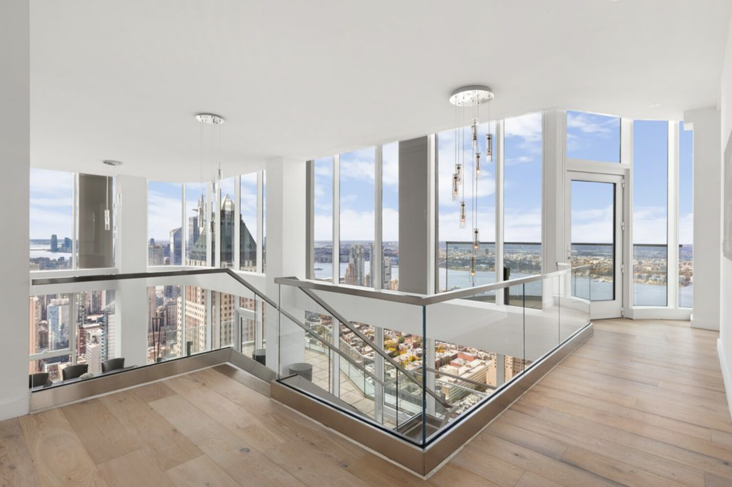 #15 photo, 242 W 53RD Street, Midtown , NY 10019