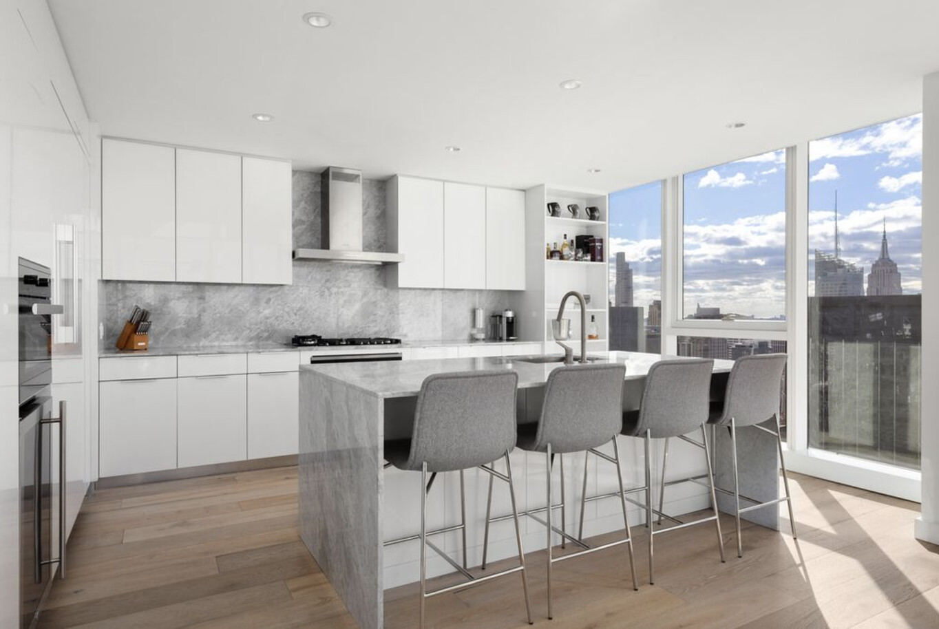 #6 photo, 242 W 53RD Street, Midtown , NY 10019