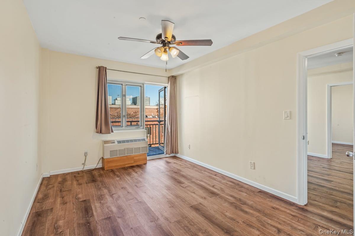 #17 photo, 71-33 162nd Street, Fresh Meadows , NY 11365