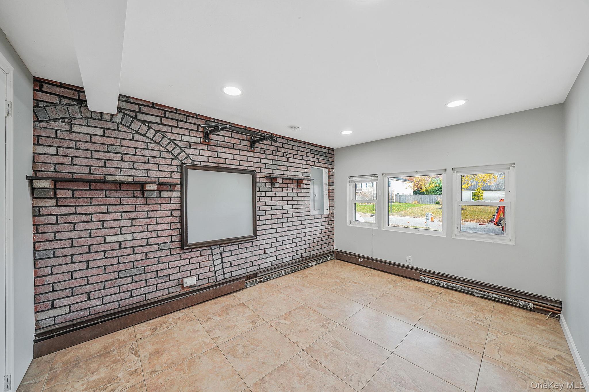 #15 photo, 56 Matsunaye Drive, サフォーク郡 Medford , NY 11763