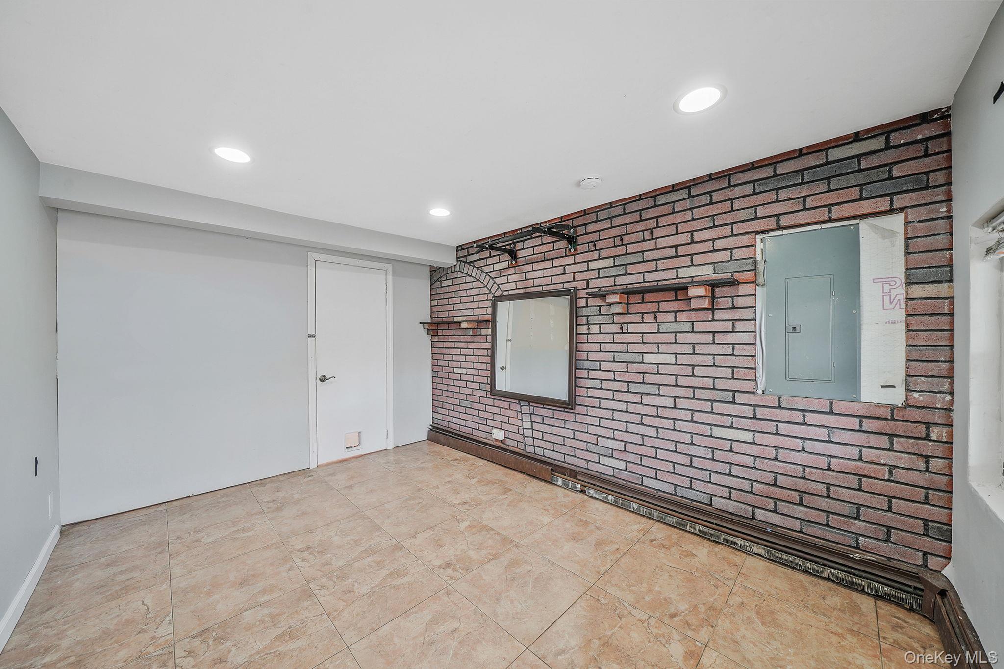 #16 photo, 56 Matsunaye Drive, サフォーク郡 Medford , NY 11763