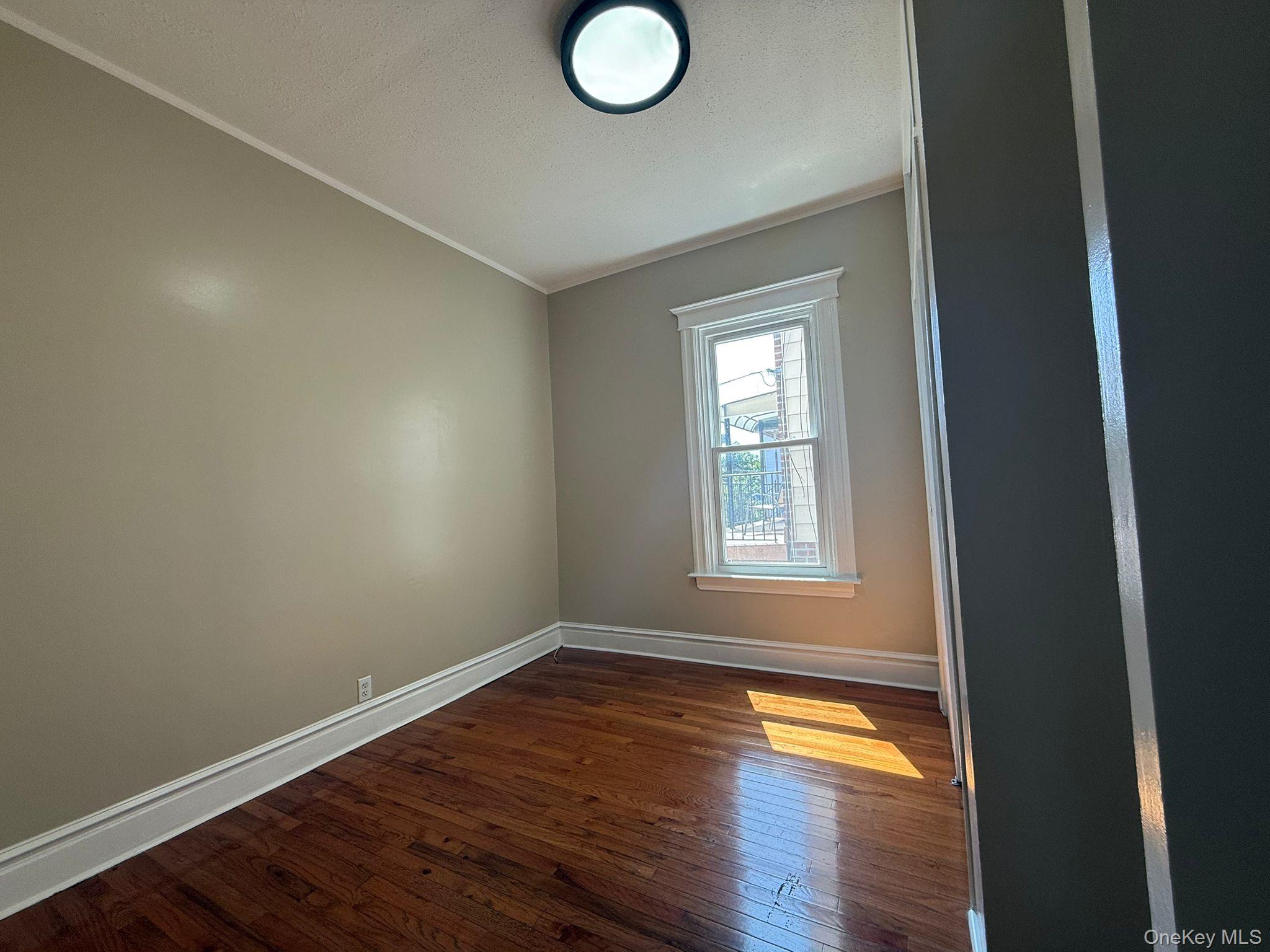 #4 photo, 2849 Harrington Avenue, Bronx , NY 10461