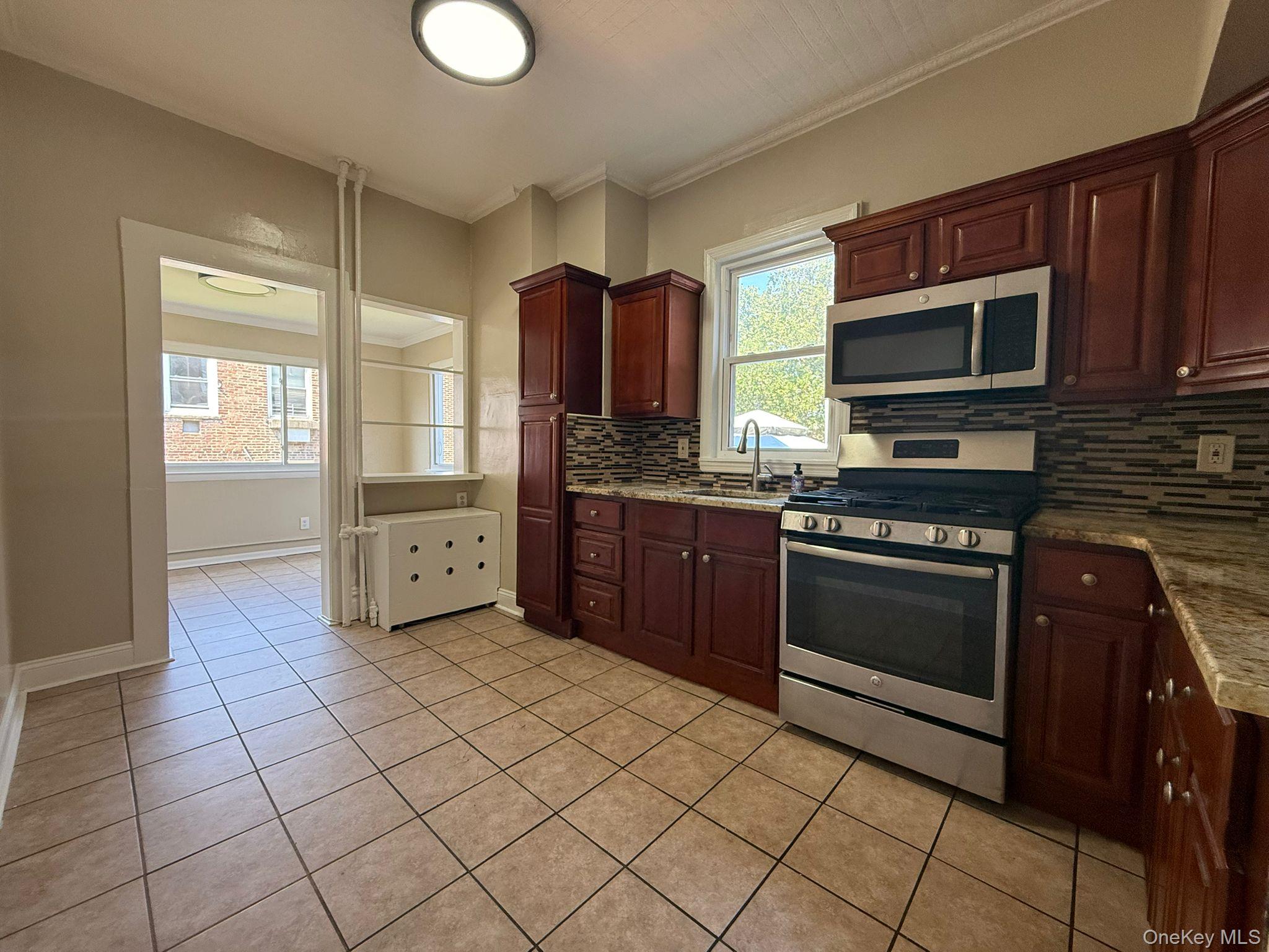 #6 photo, 2849 Harrington Avenue, Bronx , NY 10461