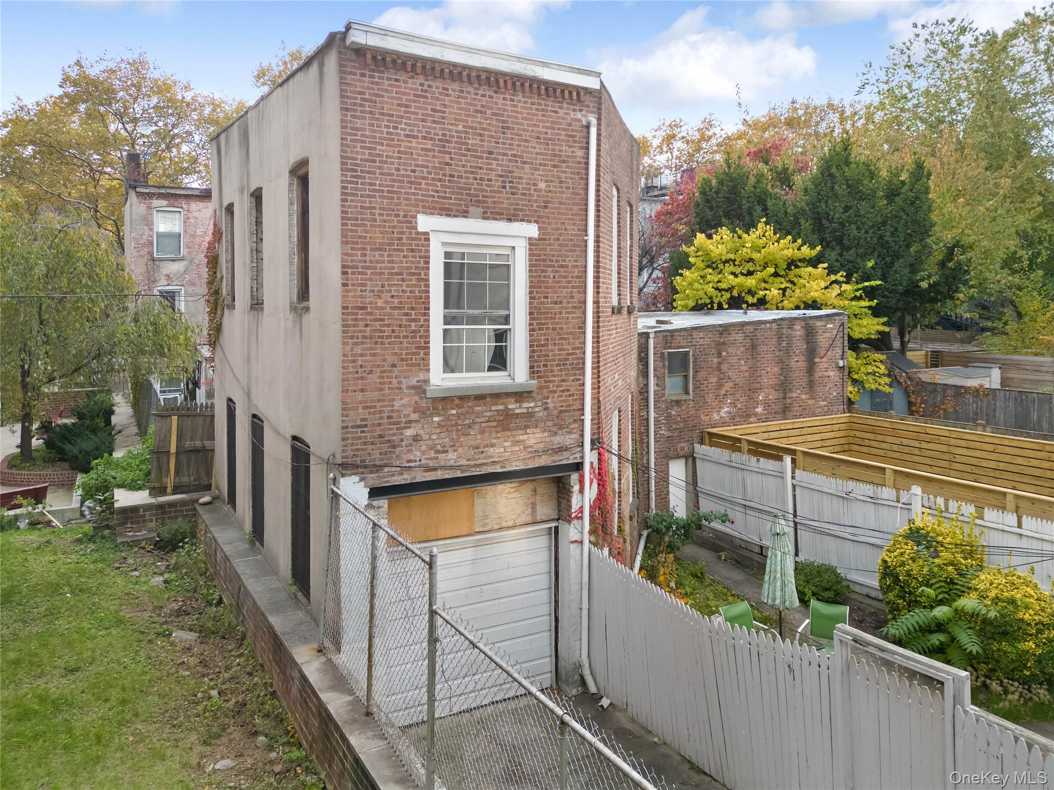 #2 photo, 342 Carroll Street, Brooklyn , NY 11231