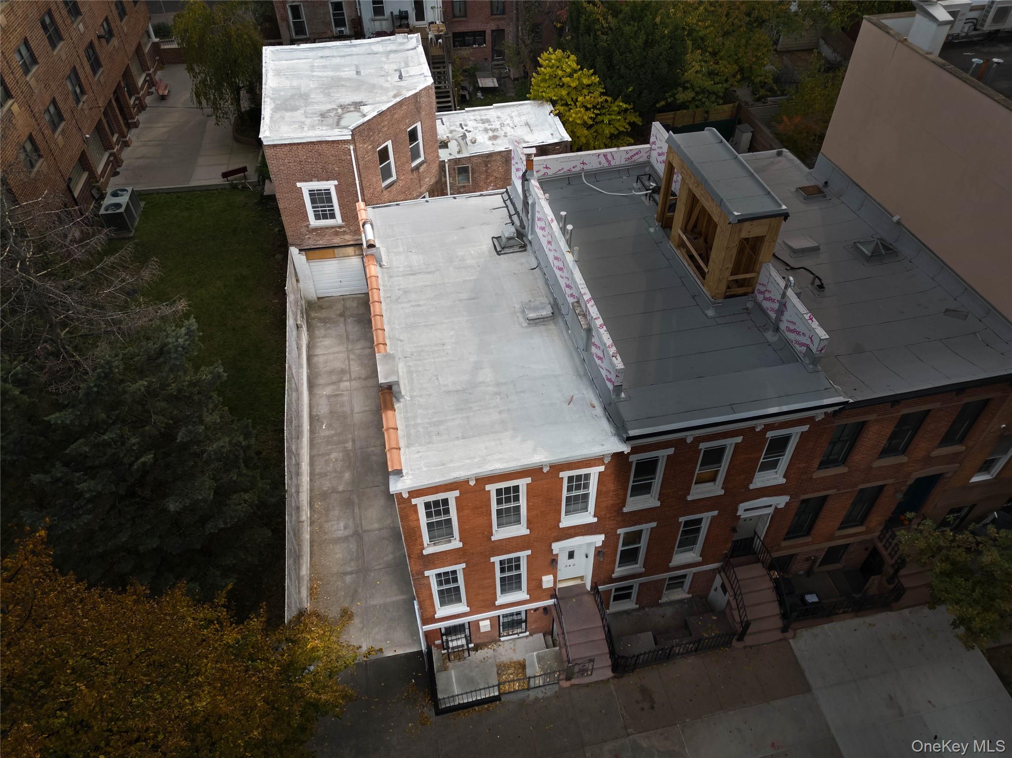 #3 photo, 342 Carroll Street, Brooklyn , NY 11231