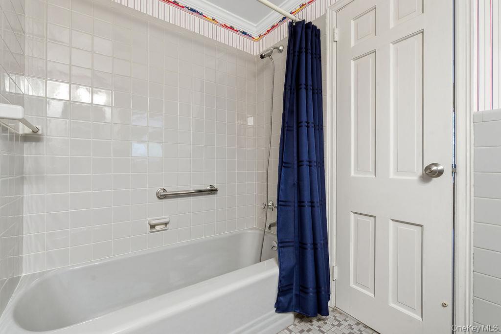 #18 photo, 26 Paul Revere Lane, Centerport , NY 11721