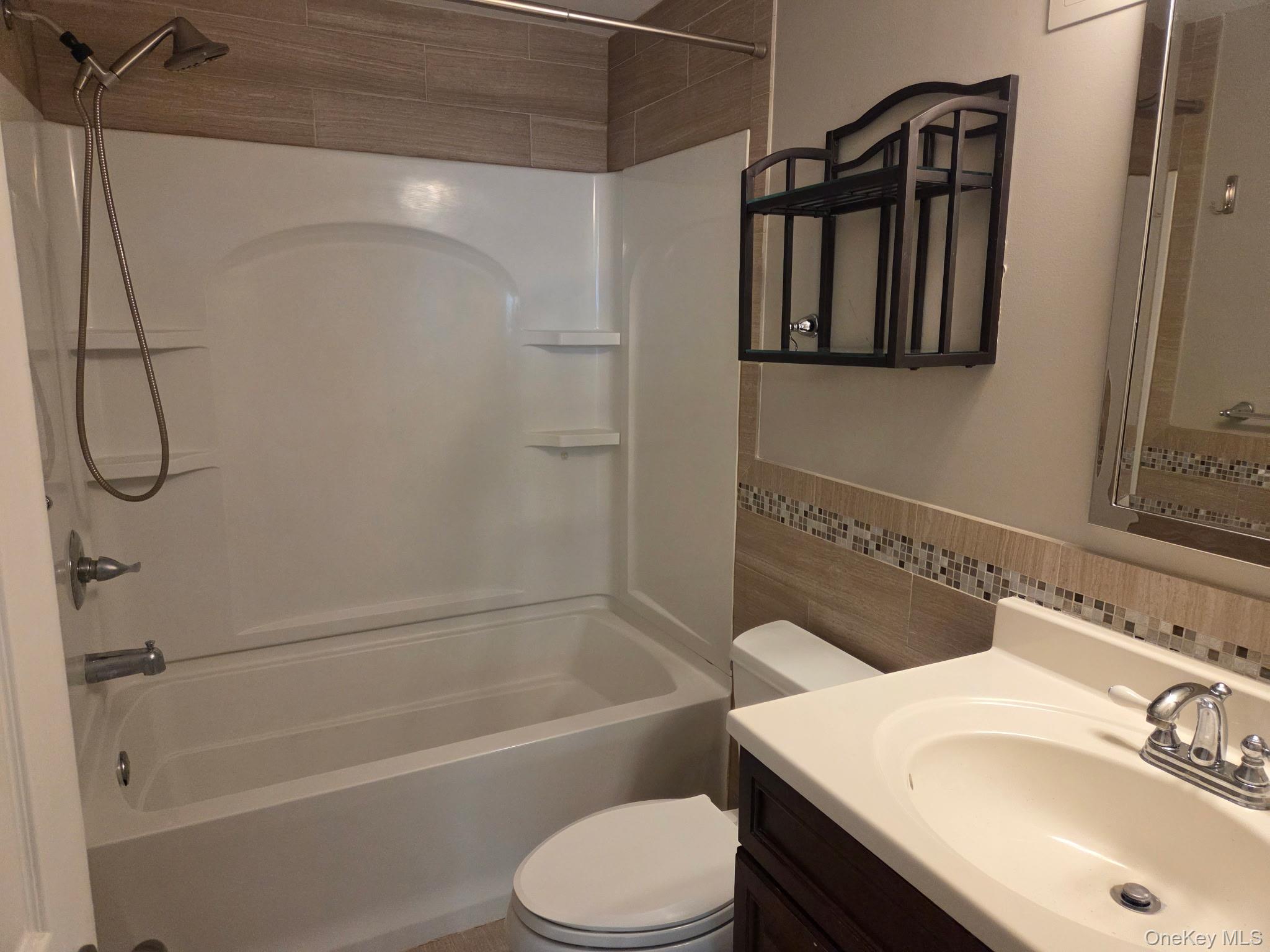 #8 photo, 1019 Cassel Avenue, Bay Shore , NY 11706