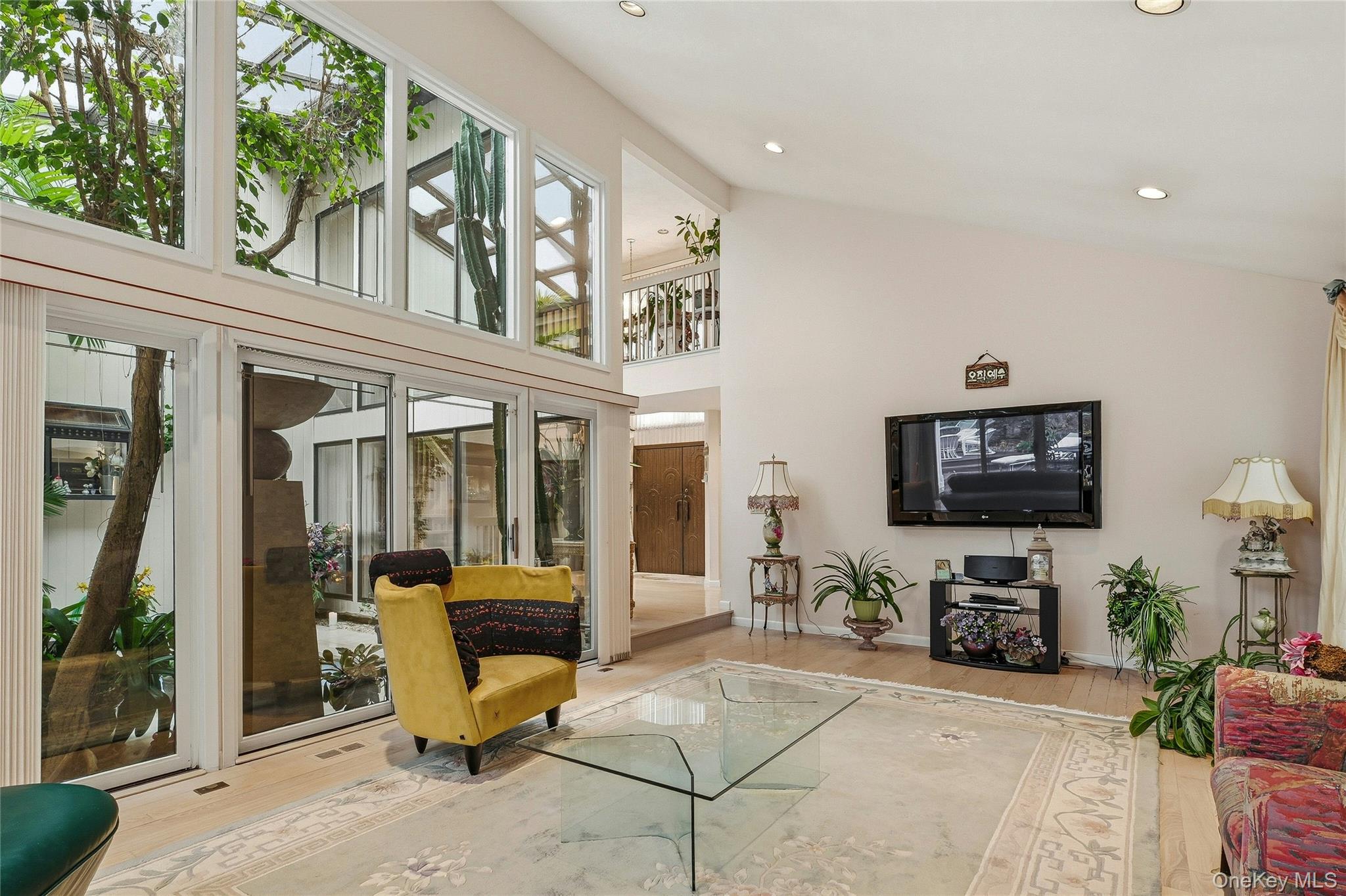 #12 photo, 43 Bristol Drive, Manhasset , NY 11030