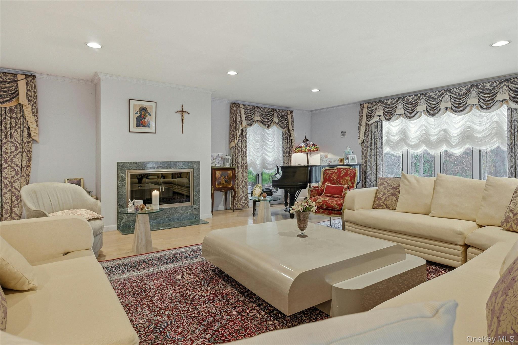 #15 photo, 43 Bristol Drive, Manhasset , NY 11030