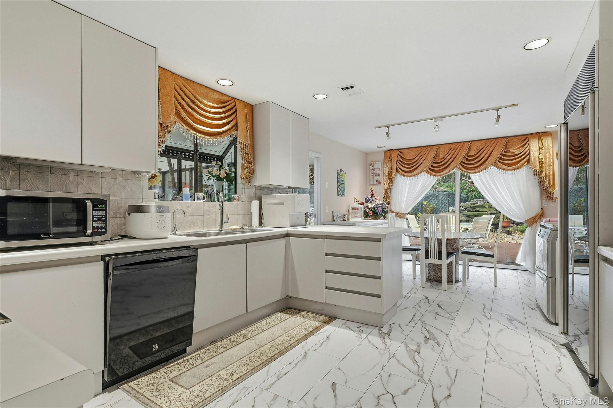 #20 photo, 43 Bristol Drive, Manhasset , NY 11030