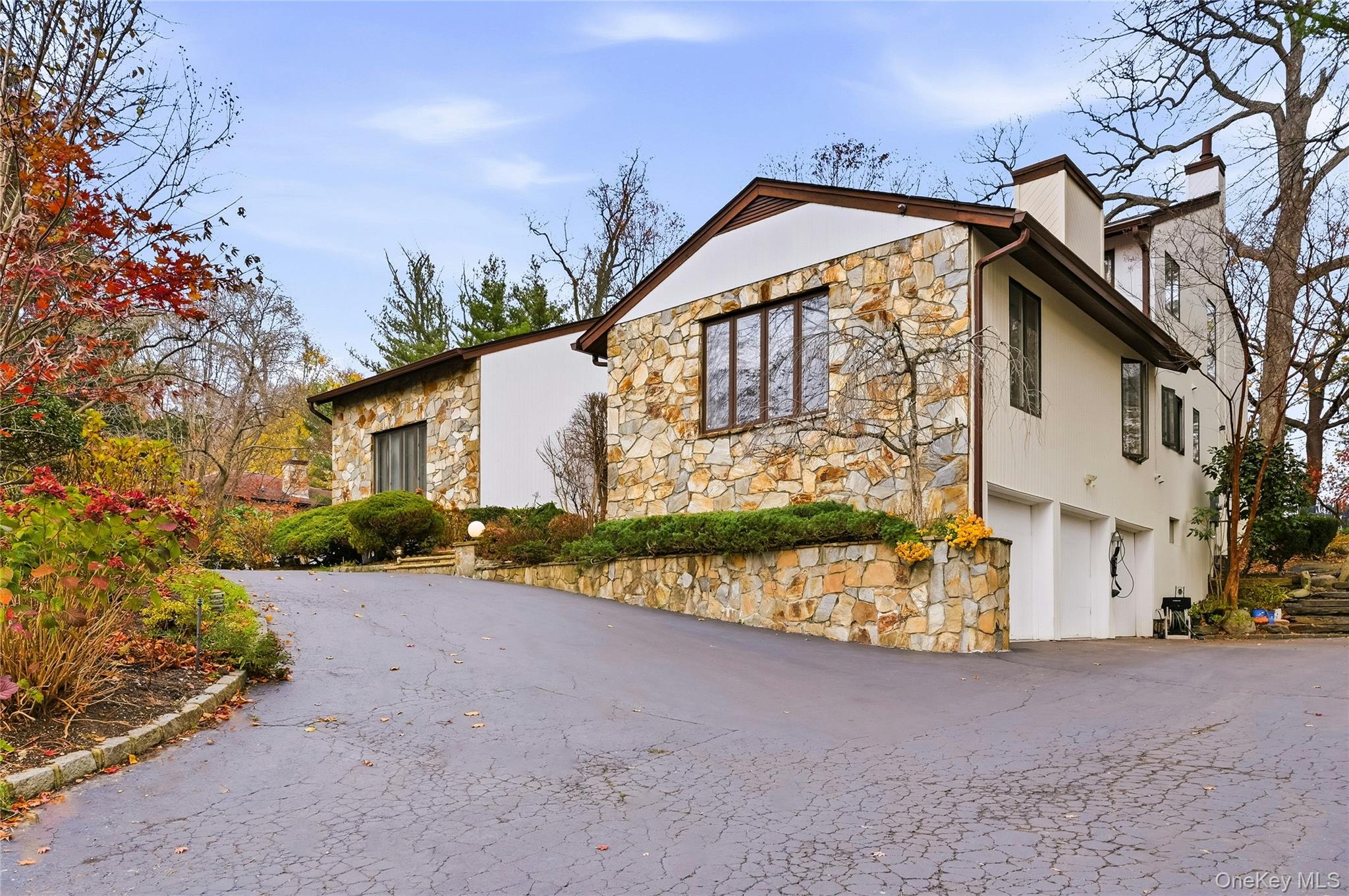 #4 photo, 43 Bristol Drive, Manhasset , NY 11030