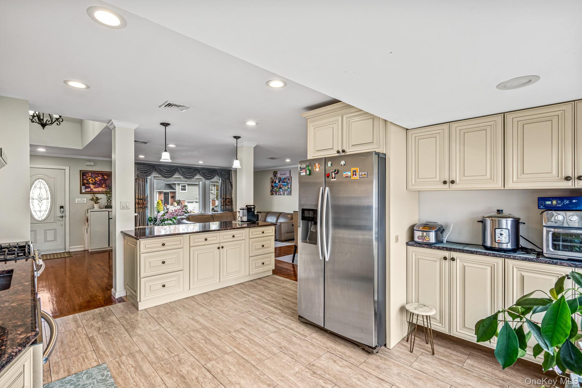 #11 photo, 15 Vista Road, Plainview , NY 11803