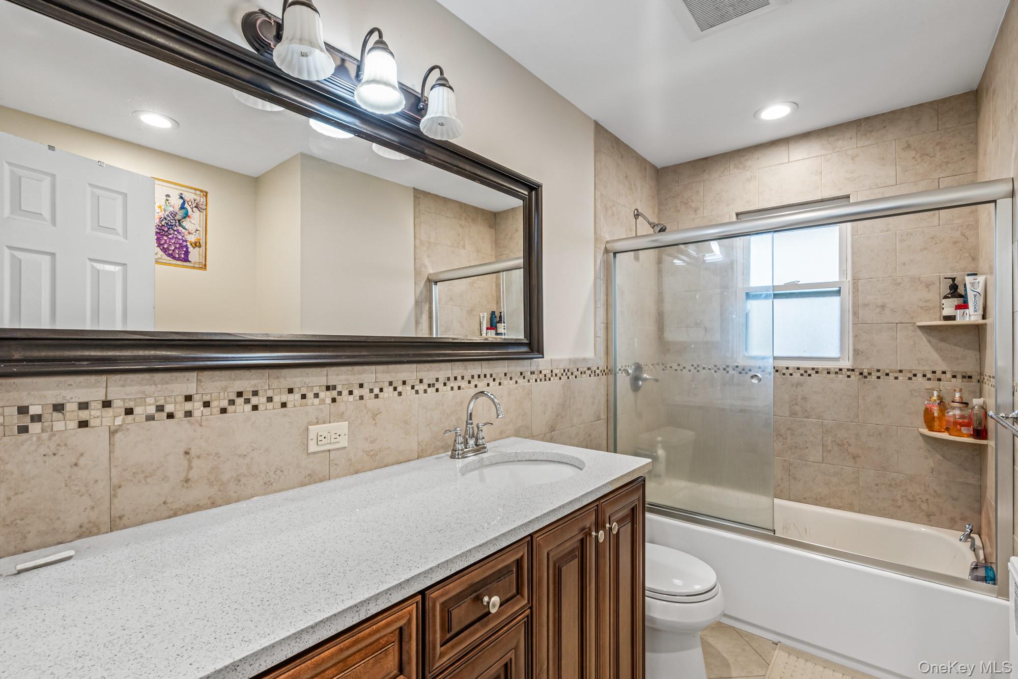 #14 photo, 15 Vista Road, Plainview , NY 11803