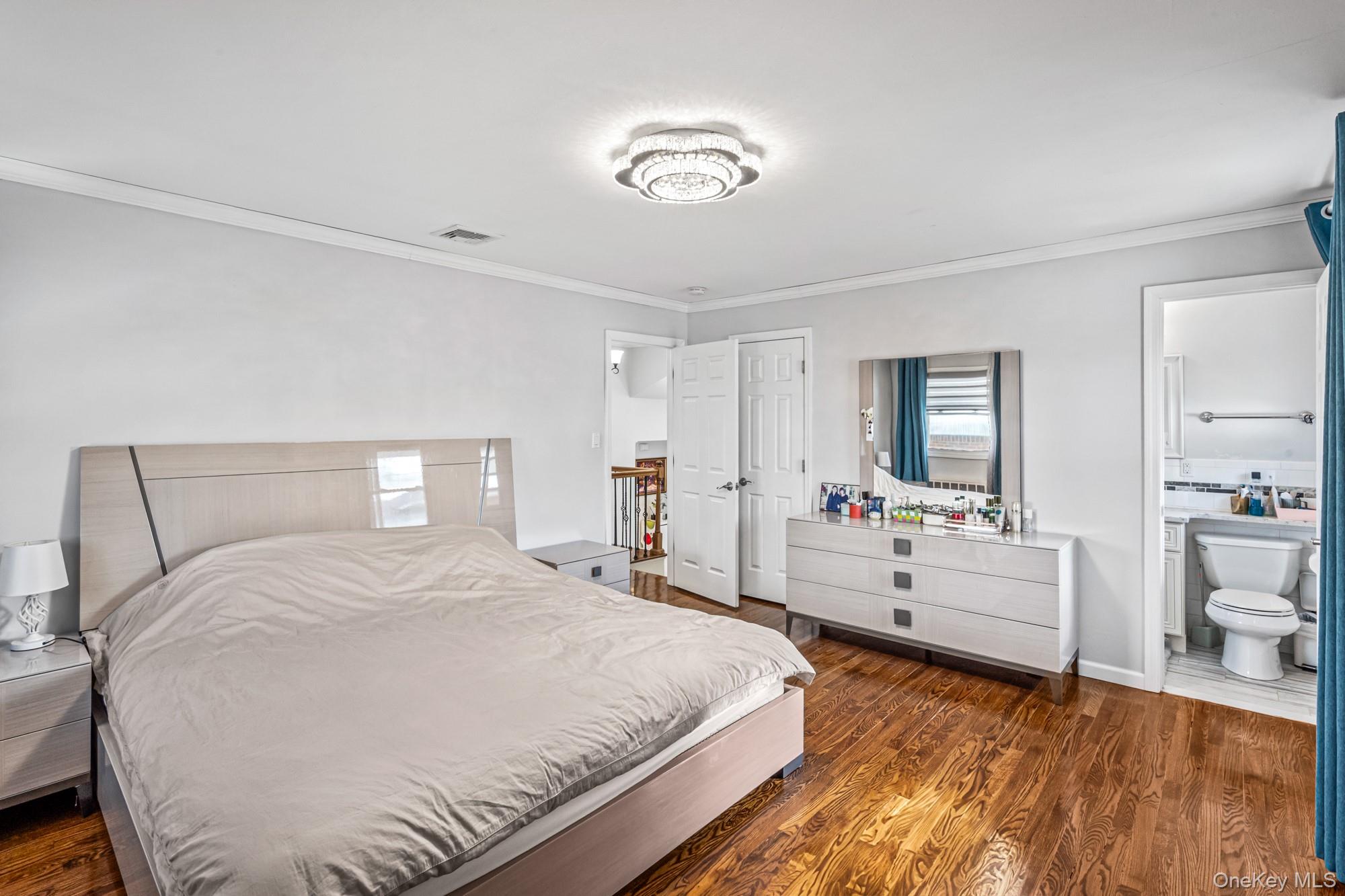 #17 photo, 15 Vista Road, Plainview , NY 11803