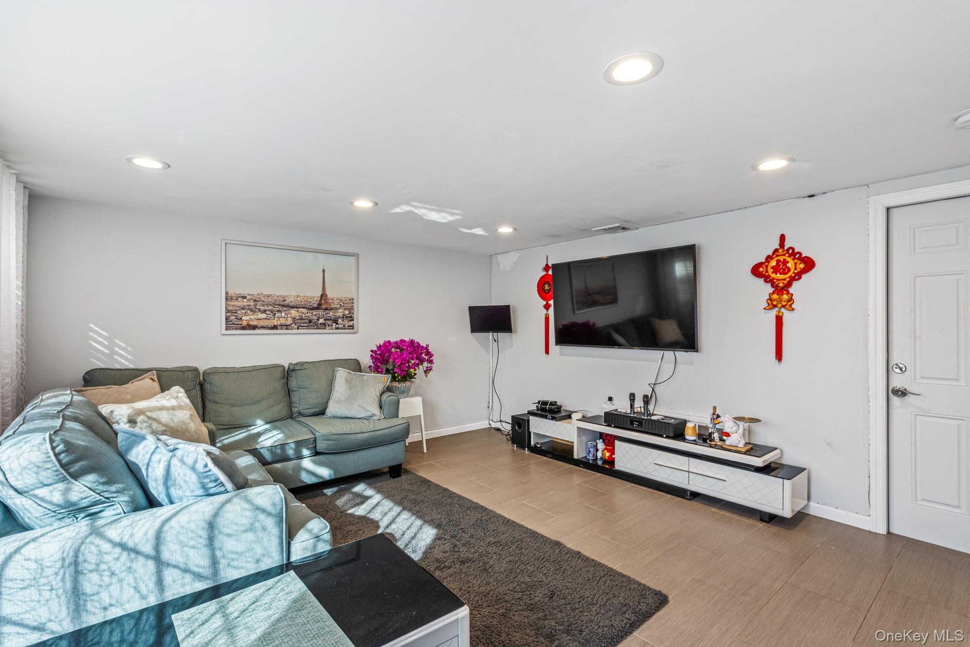 #20 photo, 15 Vista Road, Plainview , NY 11803