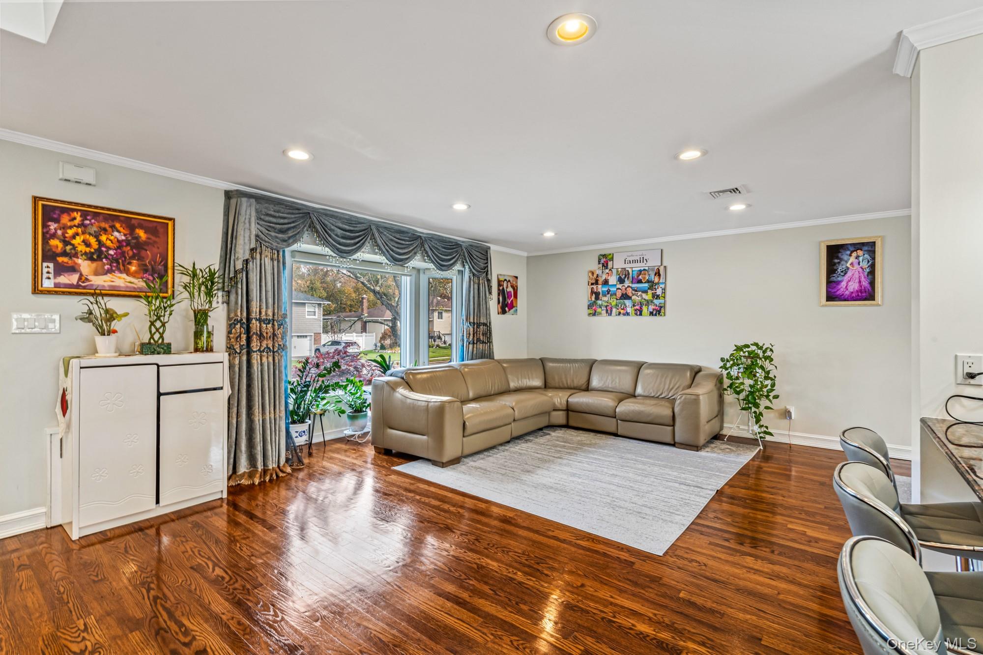 #6 photo, 15 Vista Road, Plainview , NY 11803