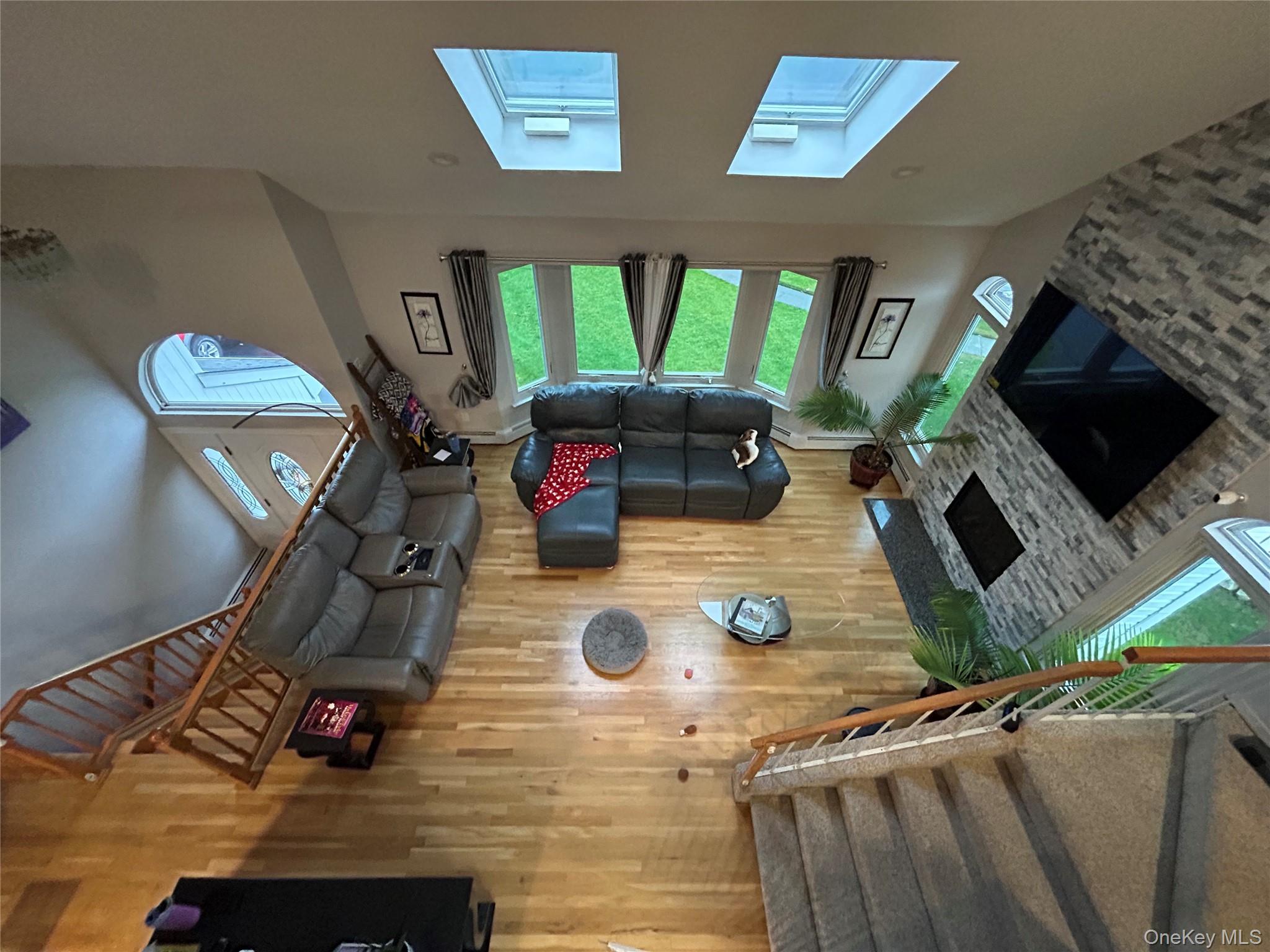 #8 photo, 839 Pine Avenue, West Islip , NY 11795