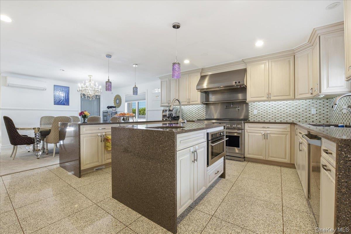 #10 photo, 19 8th Street, Hicksville , NY 11801