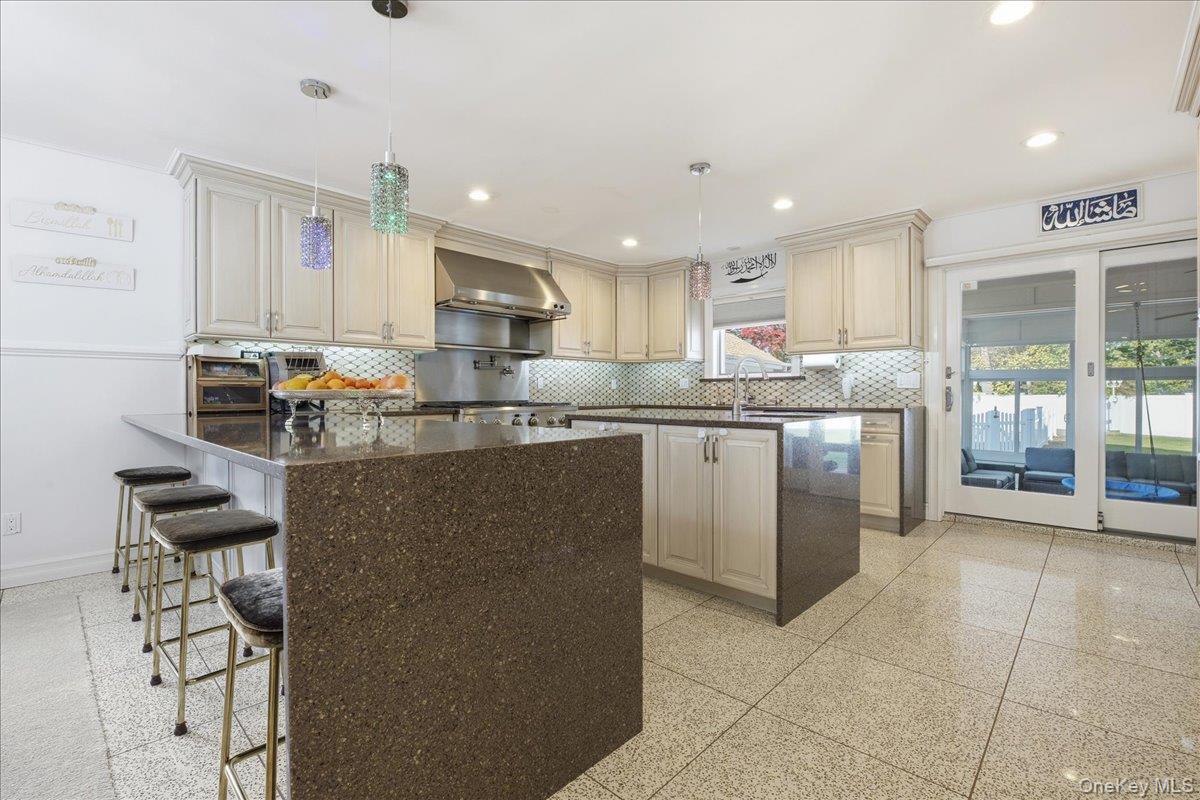 #12 photo, 19 8th Street, Hicksville , NY 11801