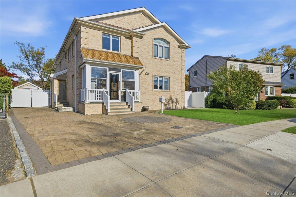 #2 photo, 19 8th Street, Hicksville , NY 11801