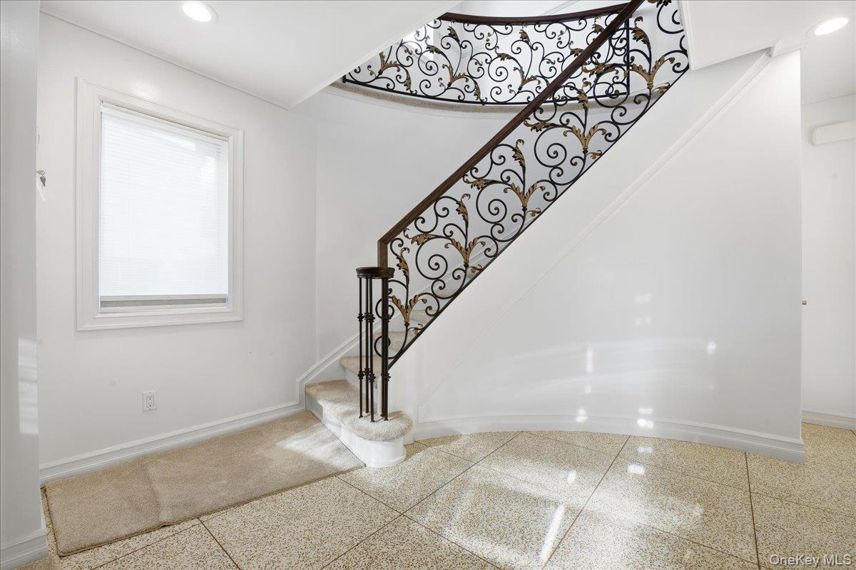 #5 photo, 19 8th Street, Hicksville , NY 11801