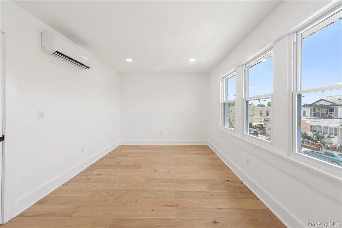 #5 photo, 10417 Rosita Road, Ozone Park , NY 11417