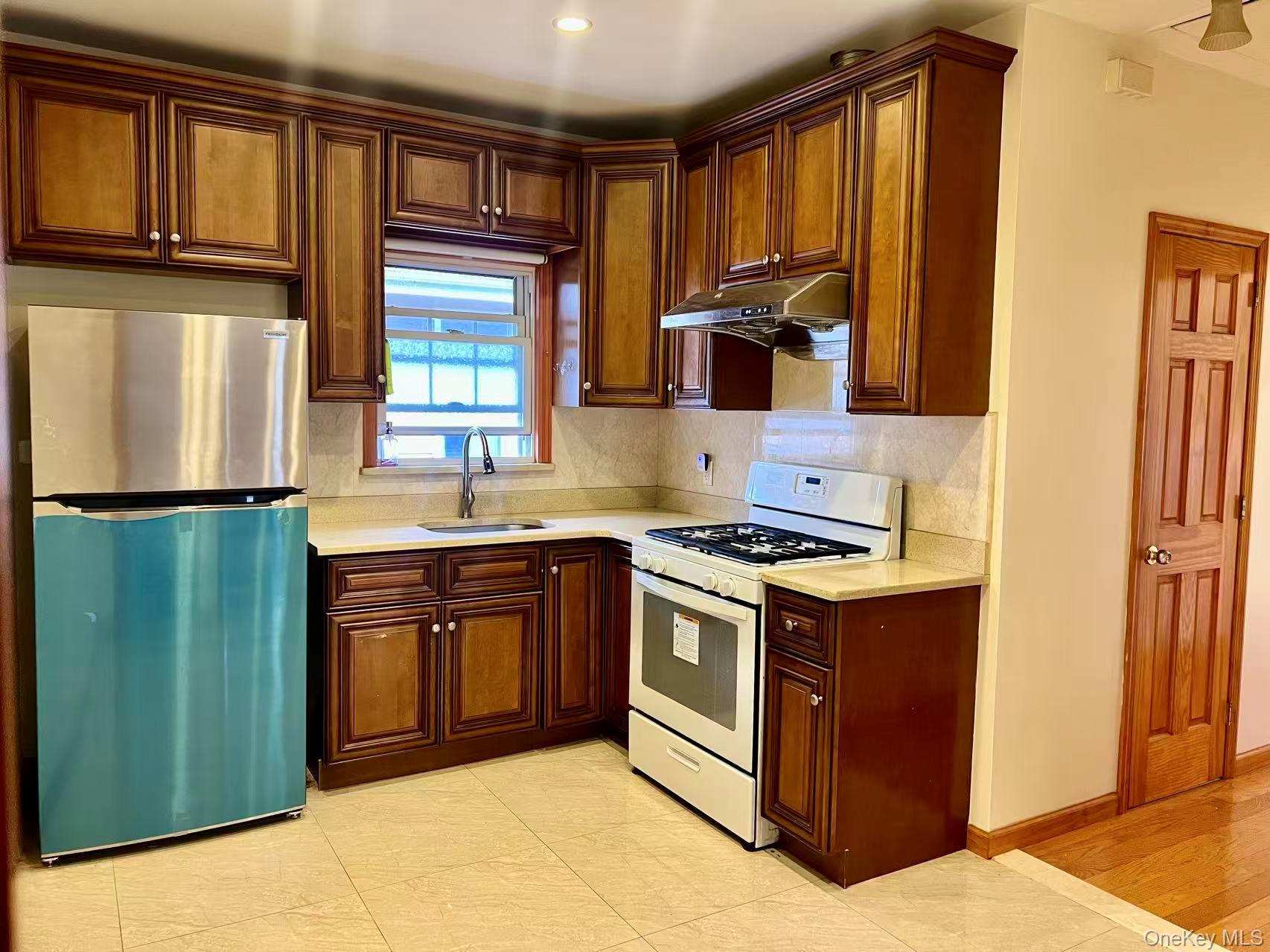 #10 photo, 14915 15th Road, Whitestone , NY 11357