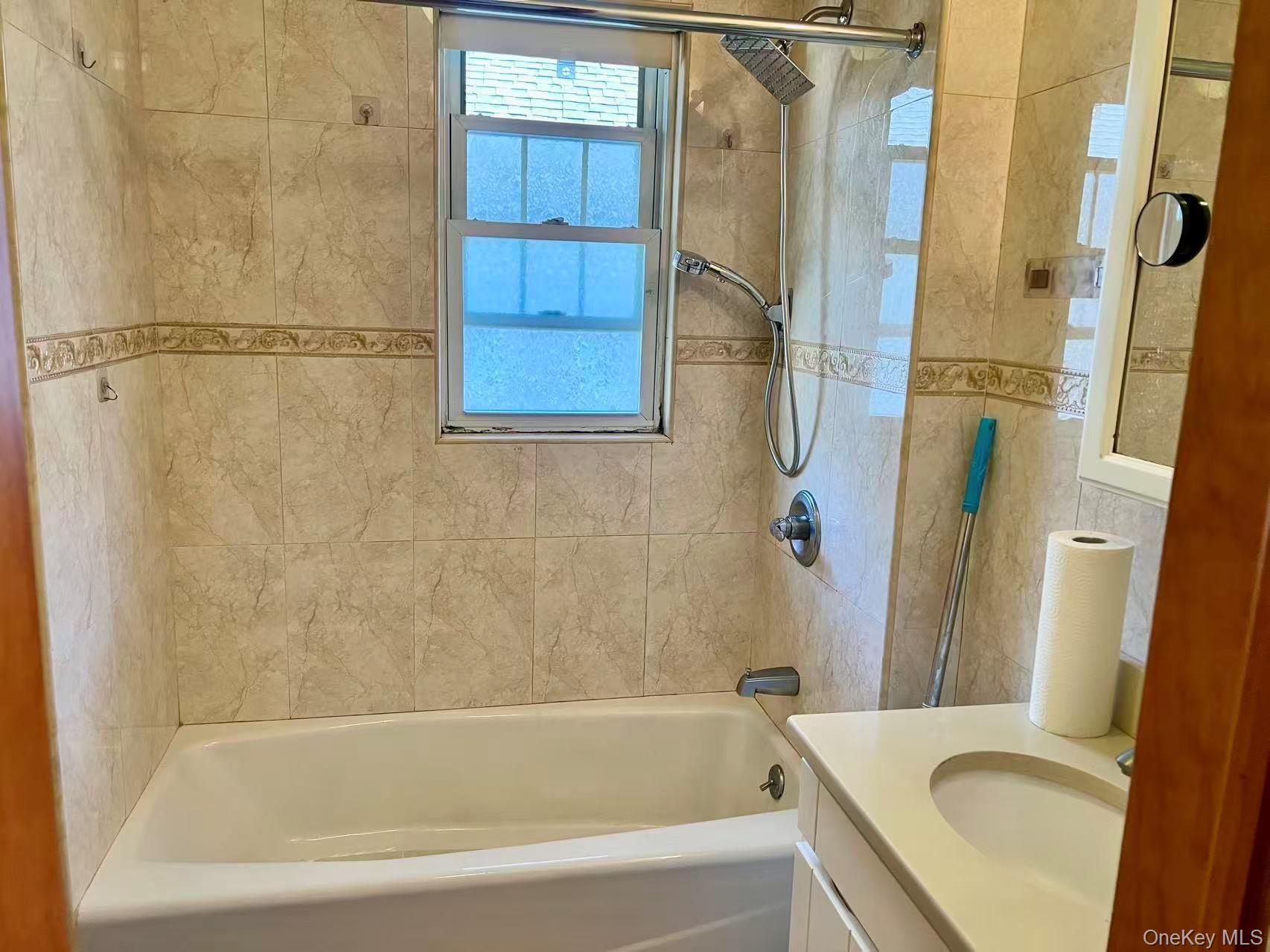 #14 photo, 14915 15th Road, Whitestone , NY 11357